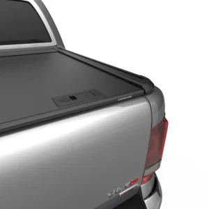 EGR RollTrac Manual Roller Cover with Sports Bar for Volkswagen Amarok Close-up of Volkswagen Amarok with EGR RollTrac Manual Roller Cover installed
