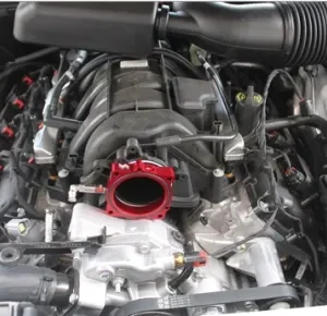 Dodge HEMI engine with Snow Performance water-methanol injection throttle body spacer installed