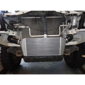 Front-mounted HPD intercooler installed on Toyota Hilux 3.0L 1KZ-TE