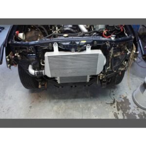 HPD Intercooler Kit for Toyota LandCruiser 100 Series 1HDFTE – Complete Front Mount Upgrade HPD Front Mount Intercooler Kit installed on Toyota LandCruiser 100 Series 1HDFTE engine bay.