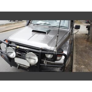 Toyota Landcruiser 70 Series with HPD bonnet scoop installed for top-mount intercooler airflow